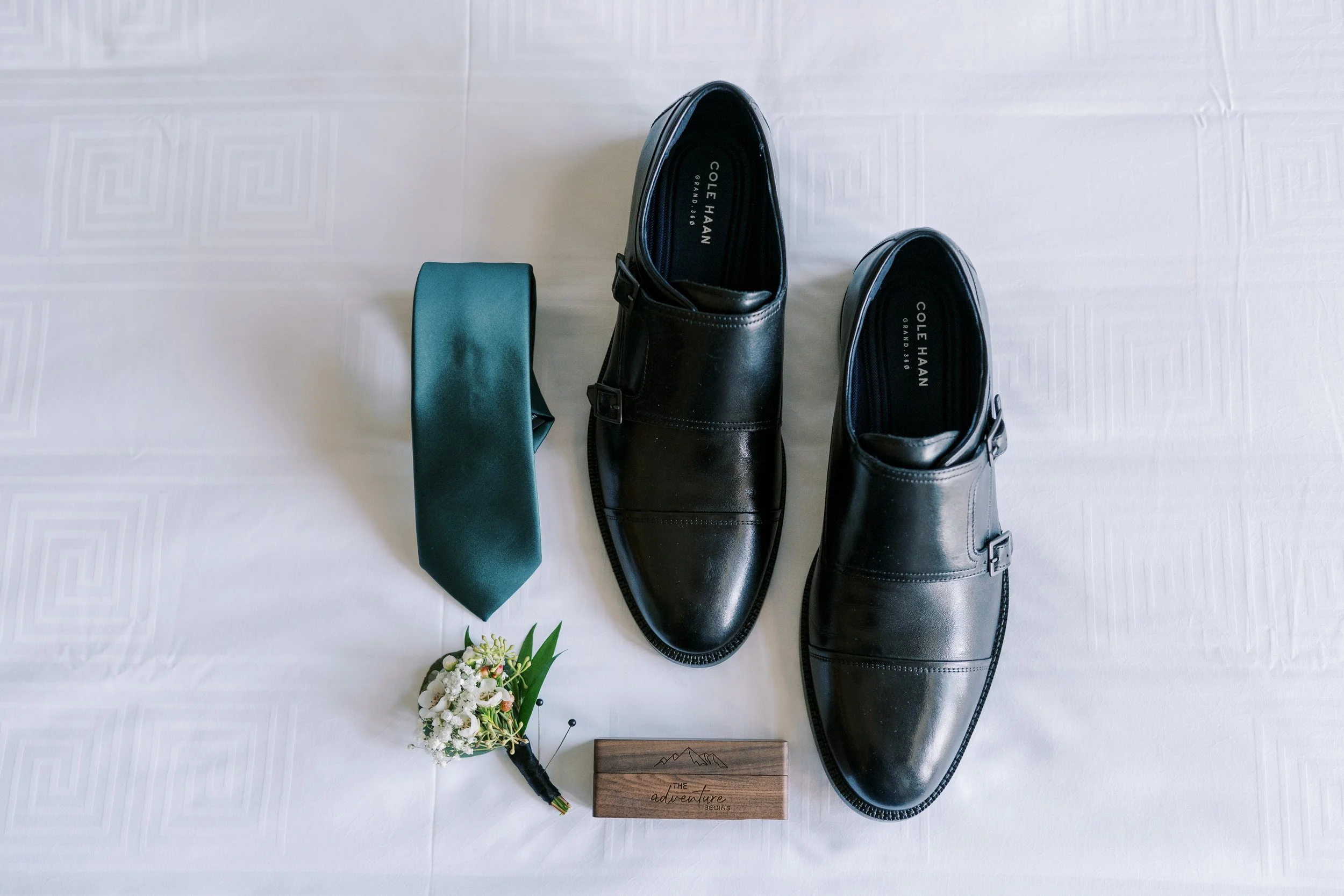 Malcolm Hotel Wedding Photographer | Allan & Elaine in Canmore
