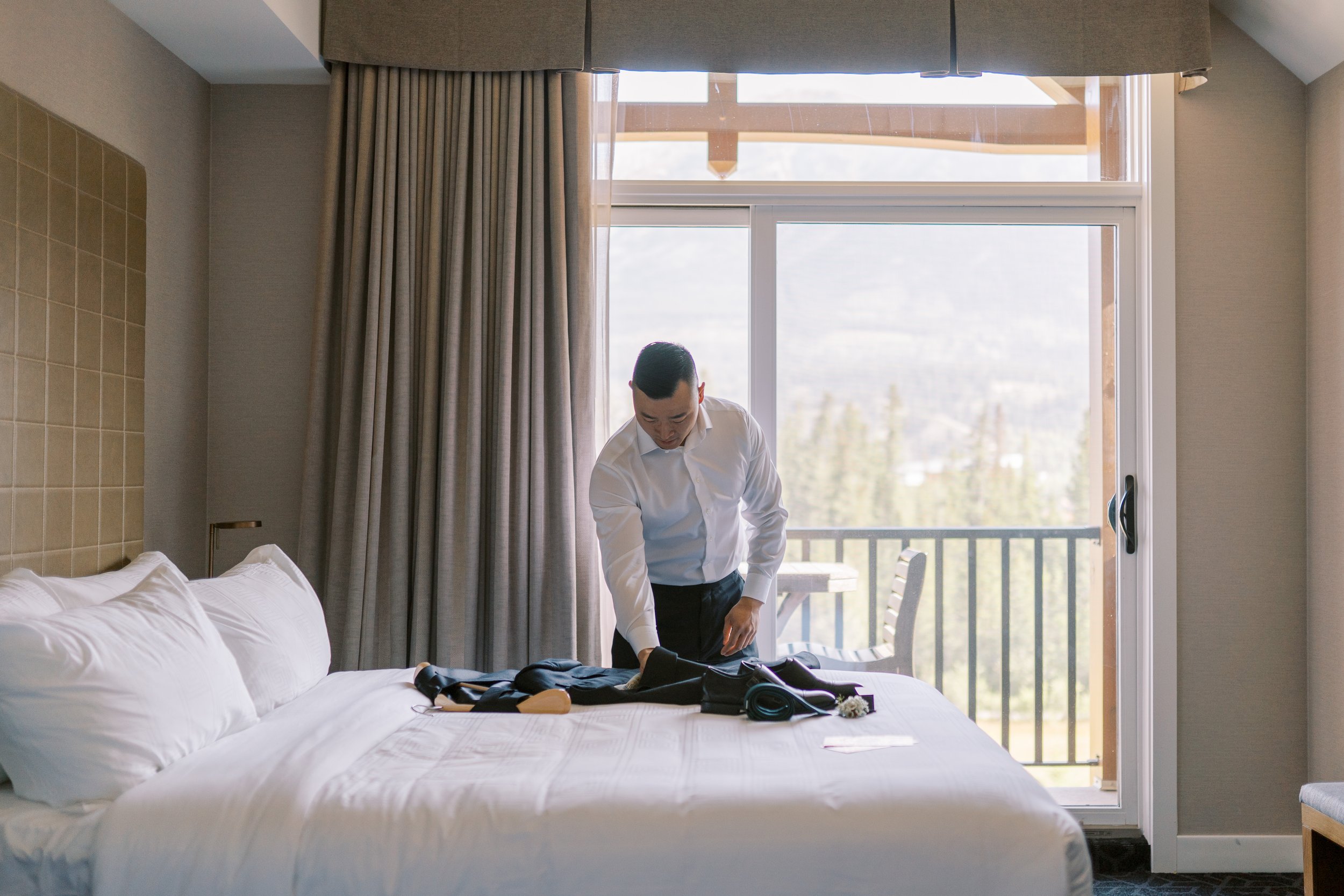 Malcolm Hotel Wedding Photographer | Allan & Elaine in Canmore